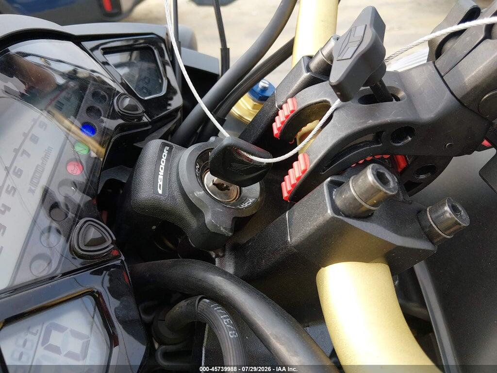 ZDCSC6014CF205293 2012 HONDA CB1000 photo no. 11
