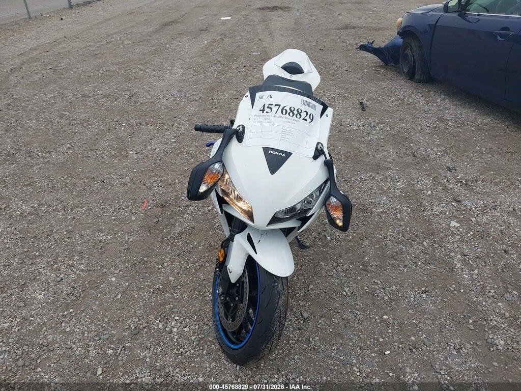 JH2SC5948CK400889 2012 HONDA CBR1000 photo no. 5