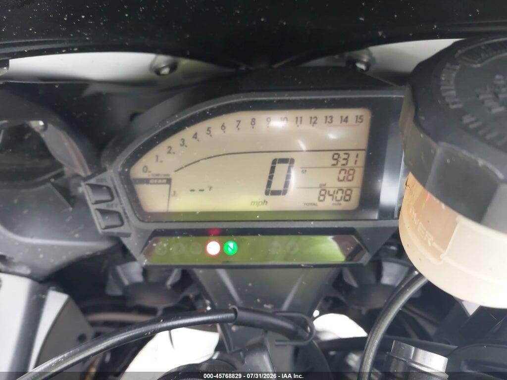 JH2SC5948CK400889 2012 HONDA CBR1000 photo no. 7