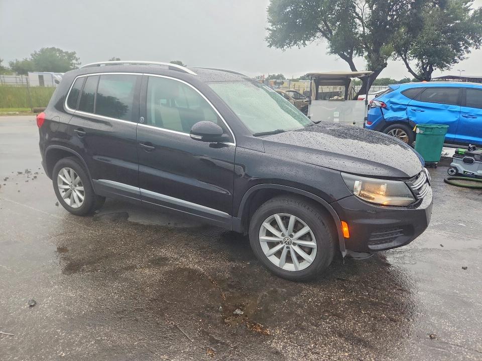 2017 VOLKSWAGEN TIGUAN WOLFSBURG — Фото 4 из 13