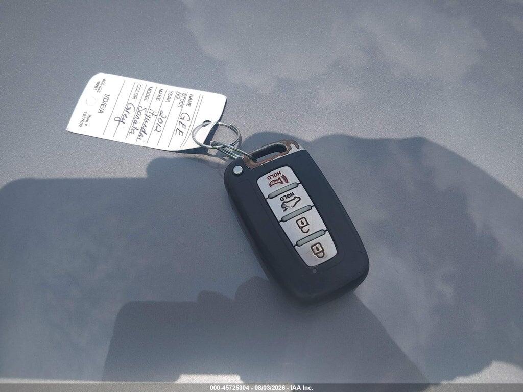 5NPEC4AB8CH389000 2012 HYUNDAI SONATA photo no. 11
