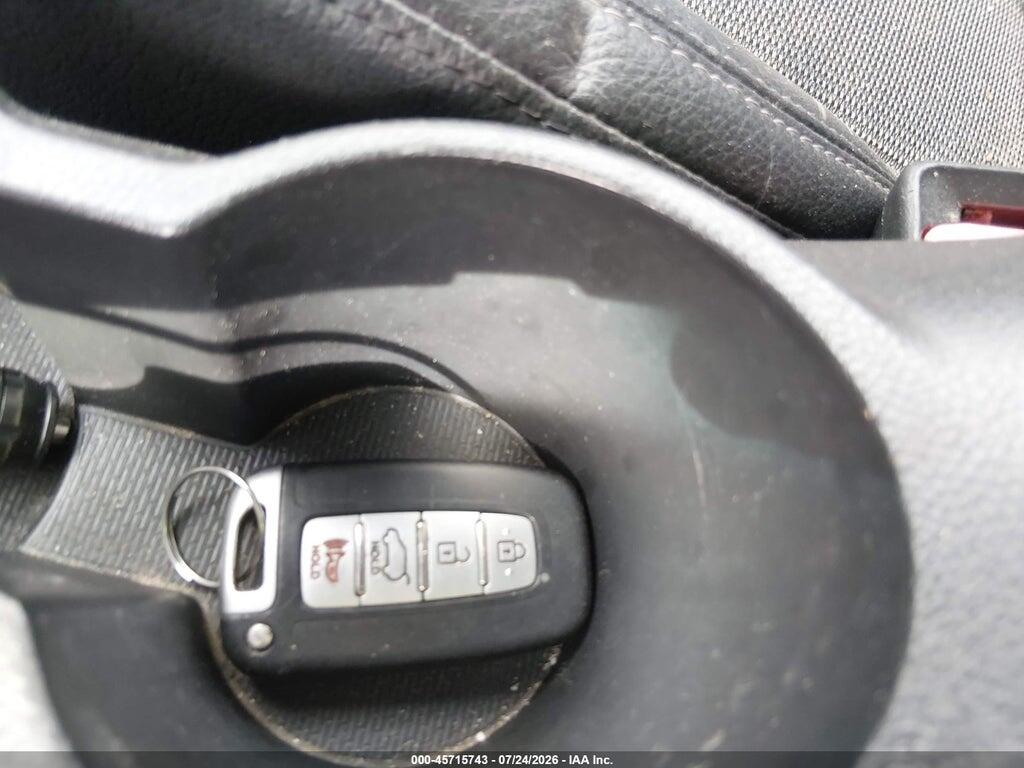 KMHTC6AD5CU031701 2012 HYUNDAI VELOSTER photo no. 11