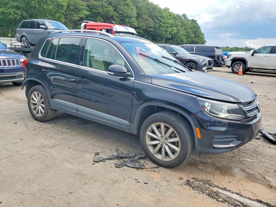 2017 VOLKSWAGEN TIGUAN WOLFSBURG — Фото 4 из 12