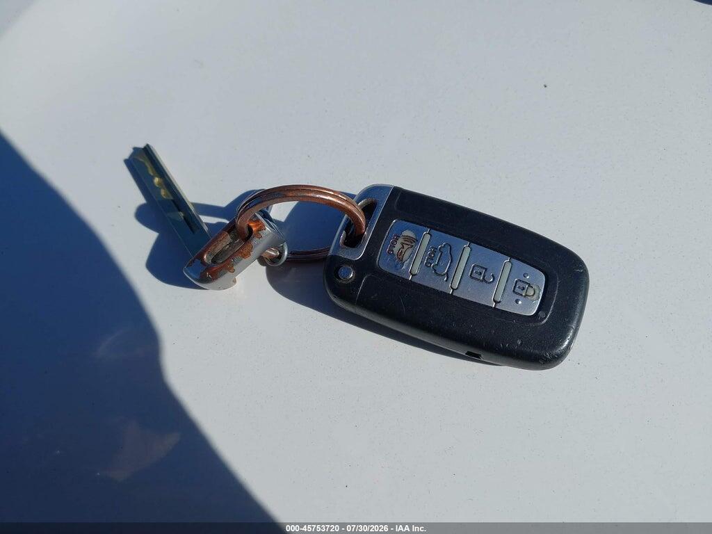 KMHTC6AD4CU077133 2012 HYUNDAI VELOSTER photo no. 11