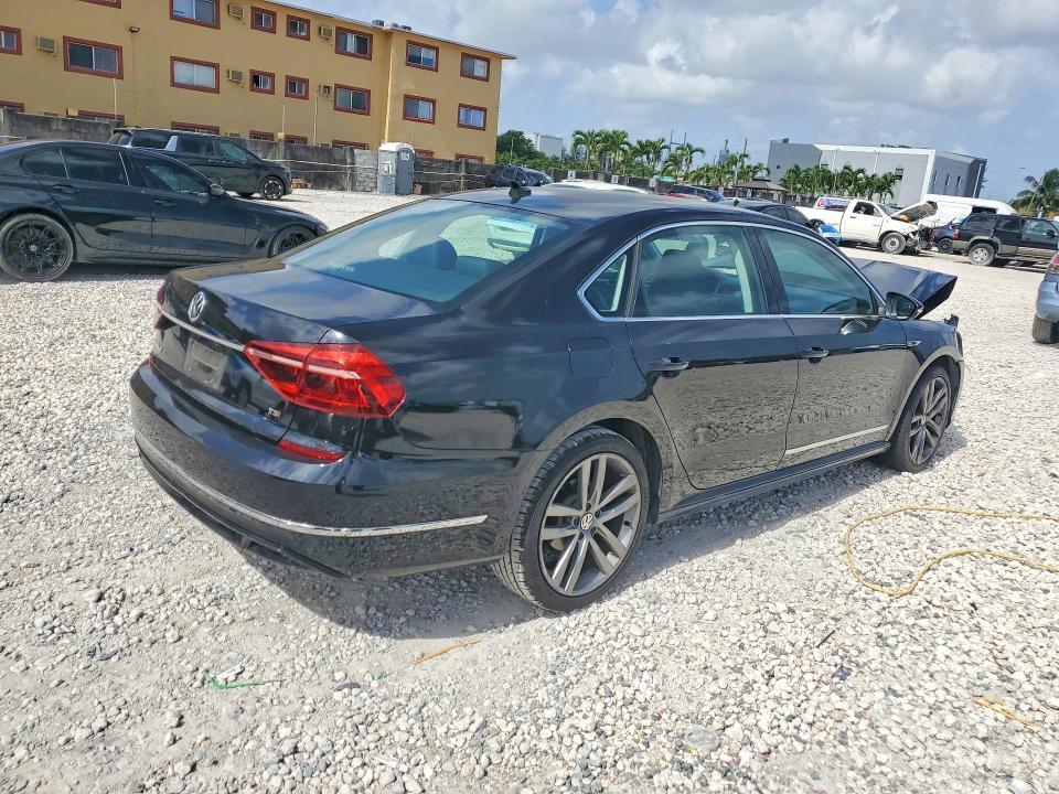 2017 VOLKSWAGEN PASSAT R-LINE — Фото 3 из 12