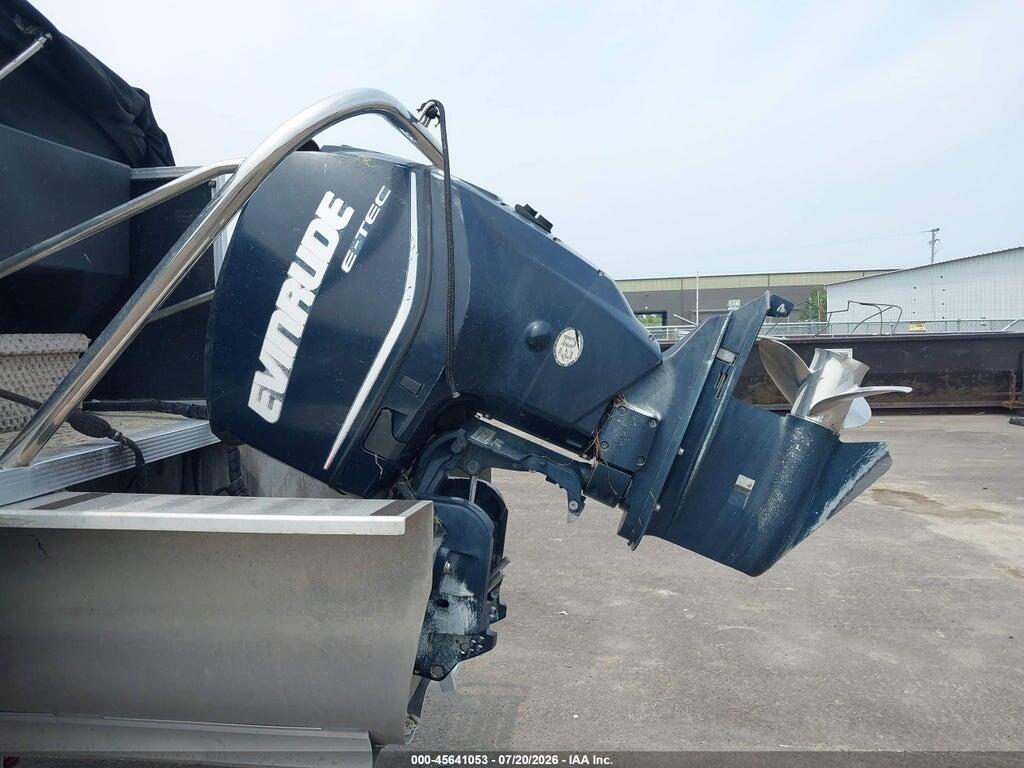 00000DVN55348C010 2010 TAHOE PONTOON OTHER photo no. 10