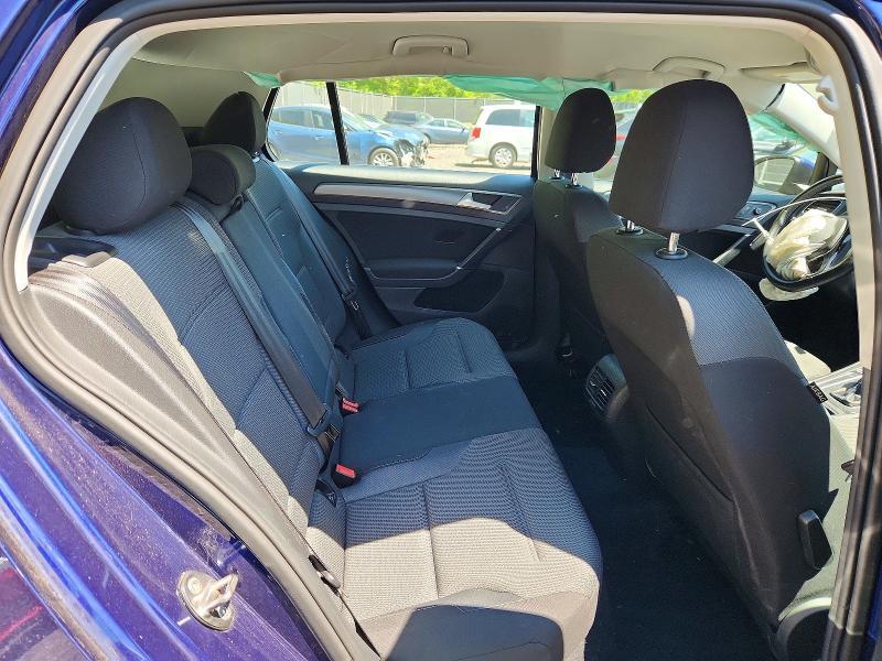 2017 VOLKSWAGEN E-GOLF SE — Фото 10 из 12