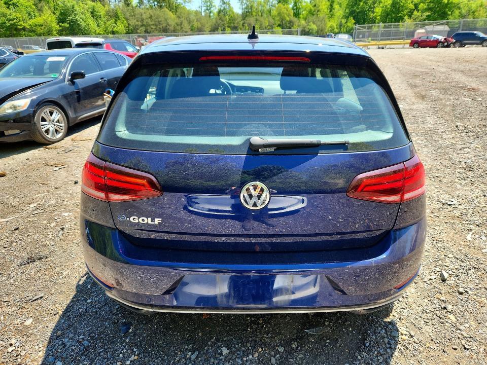 2017 VOLKSWAGEN E-GOLF SE — Фото 6 из 12