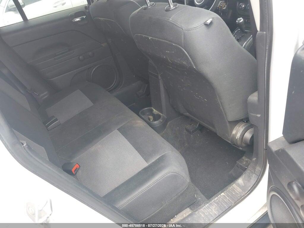 1C4NJRBB8CD624583 2012 JEEP PATRIOT photo no. 8