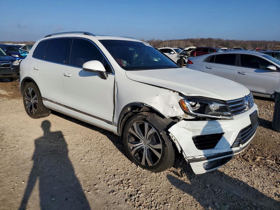 2017 VOLKSWAGEN TOUAREG WOLFSBURG — Фото 4 из 13