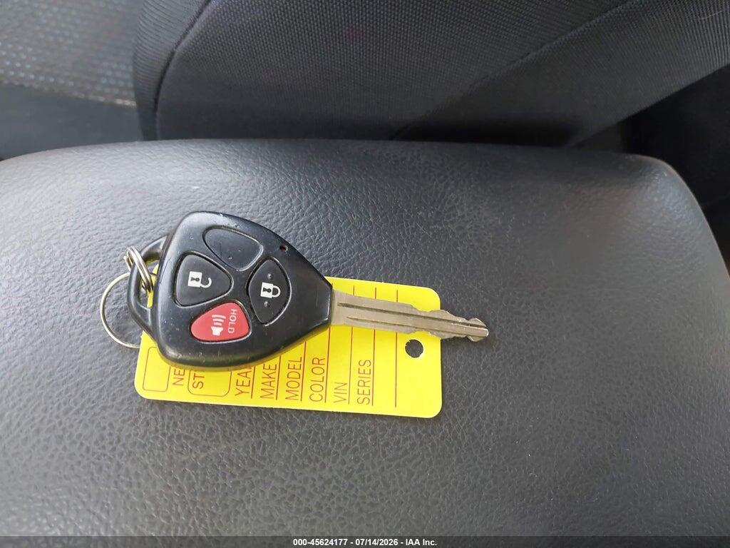 2T1KU4EE8AC524691 2010 TOYOTA MATRIX photo no. 11
