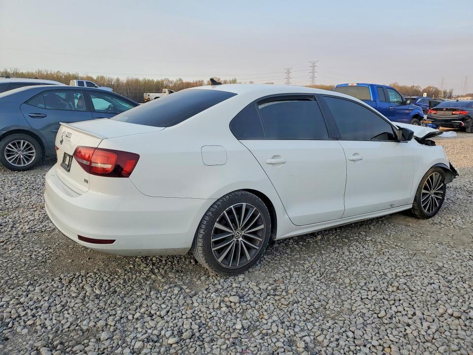 2017 VOLKSWAGEN JETTA SPORT — Фото 3 из 12