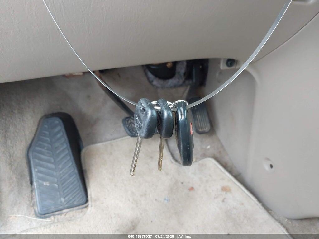 5TDKK4CC8AS307835 2010 TOYOTA SIENNA photo no. 11