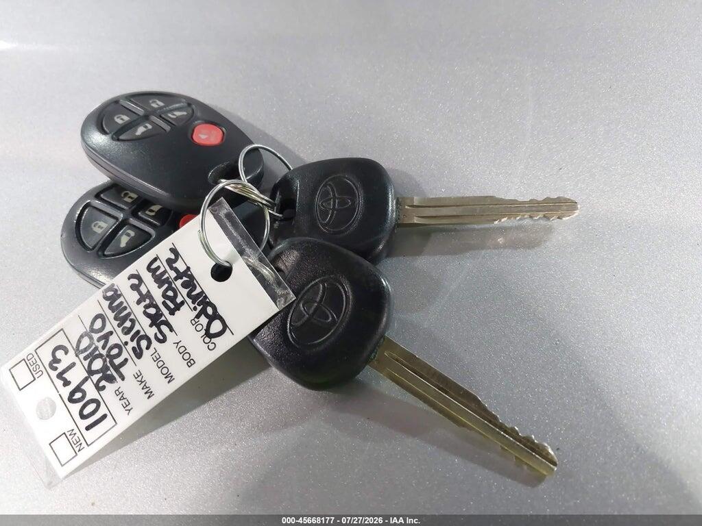 5TDKK4CC2AS303800 2010 TOYOTA SIENNA photo no. 11