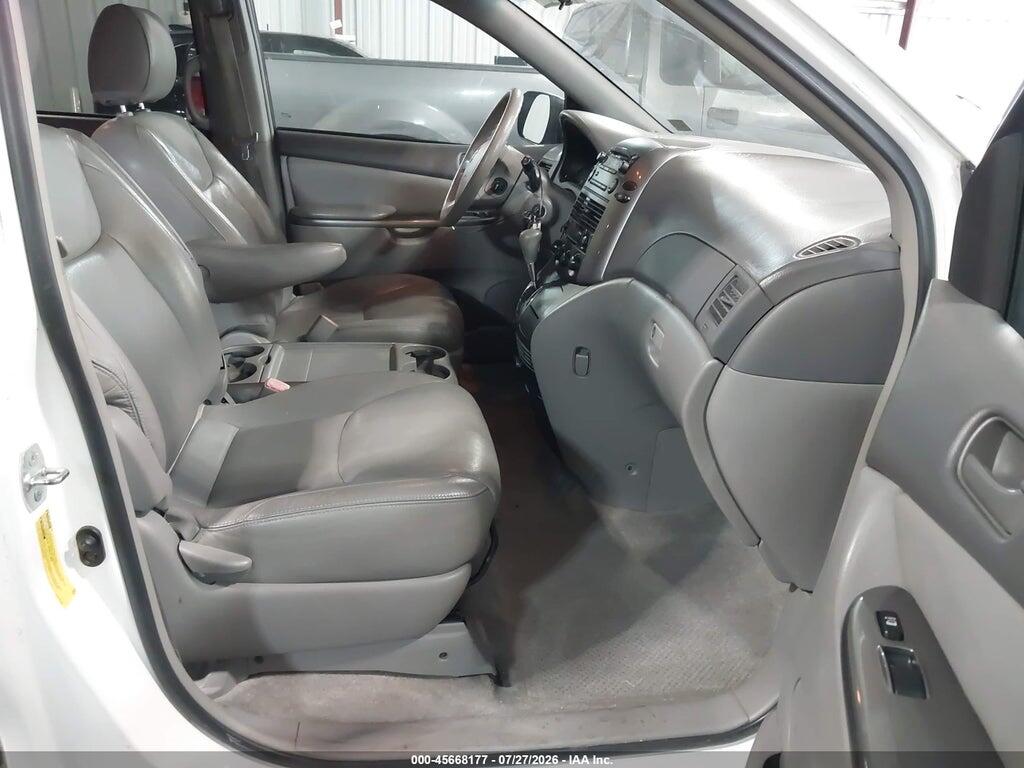 5TDKK4CC2AS303800 2010 TOYOTA SIENNA photo no. 5