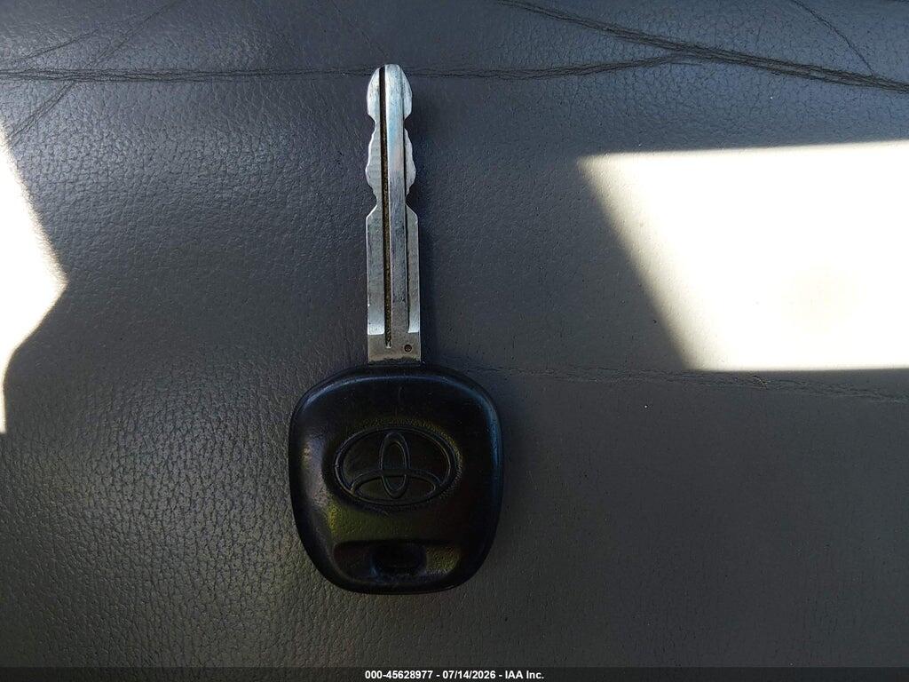 5TDYK4CC5AS290499 2010 TOYOTA SIENNA photo no. 11