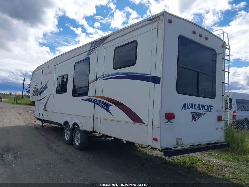 4YDF34127CE760648 2012 KEYSTONE AVALANCHE 5TH WHEEL photo no. 3