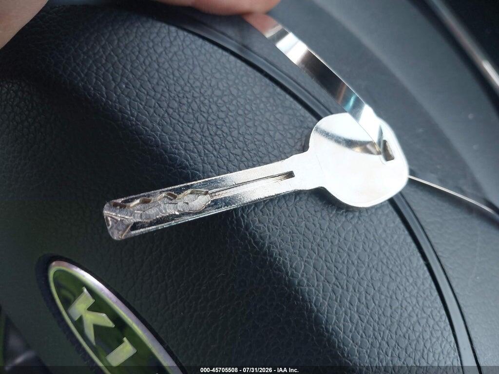 KNAGM4A70C5291710 2012 KIA OPTIMA photo no. 11