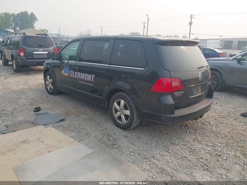 2V4RW3D11AR424407 2010 VOLKSWAGEN ROUTAN photo no. 3