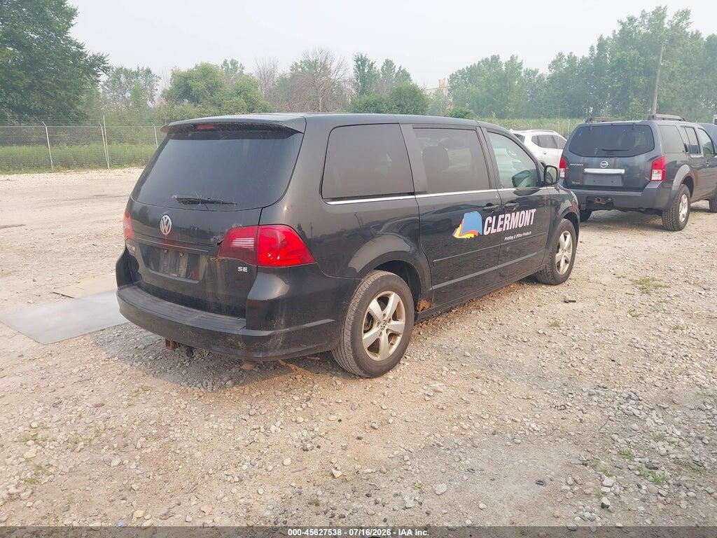 2V4RW3D11AR424407 2010 VOLKSWAGEN ROUTAN photo no. 4