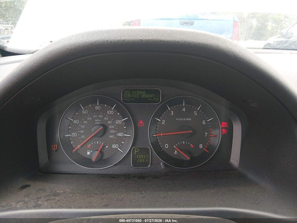 YV1672MC9AJ094097 2010 VOLVO C70 photo no. 7