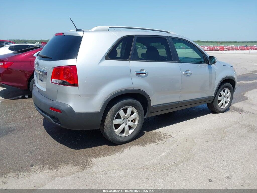 5XYKTCA67CG268854 2012 KIA SORENTO photo no. 4
