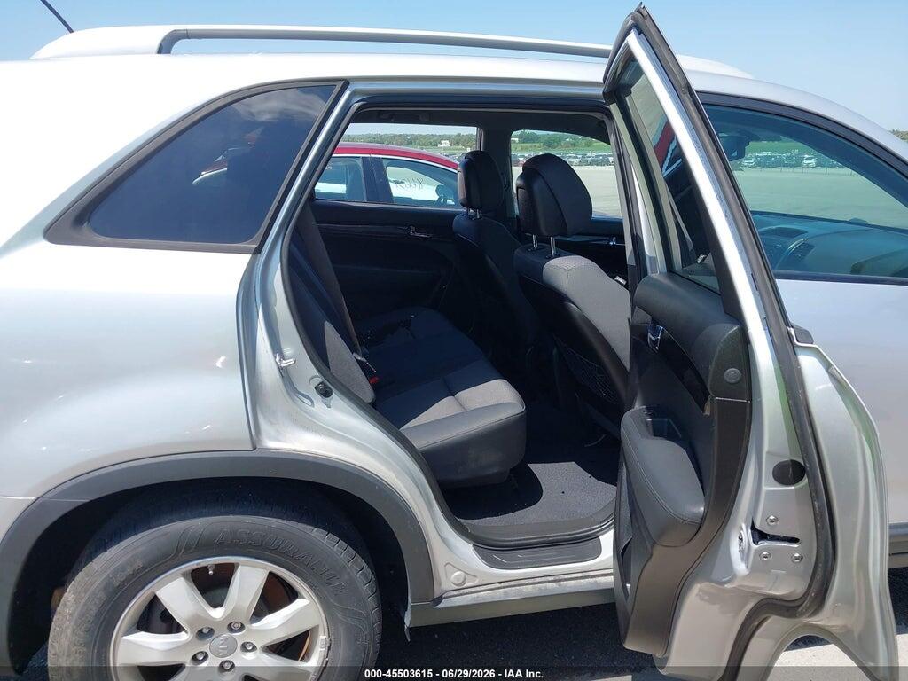 5XYKTCA67CG268854 2012 KIA SORENTO photo no. 8
