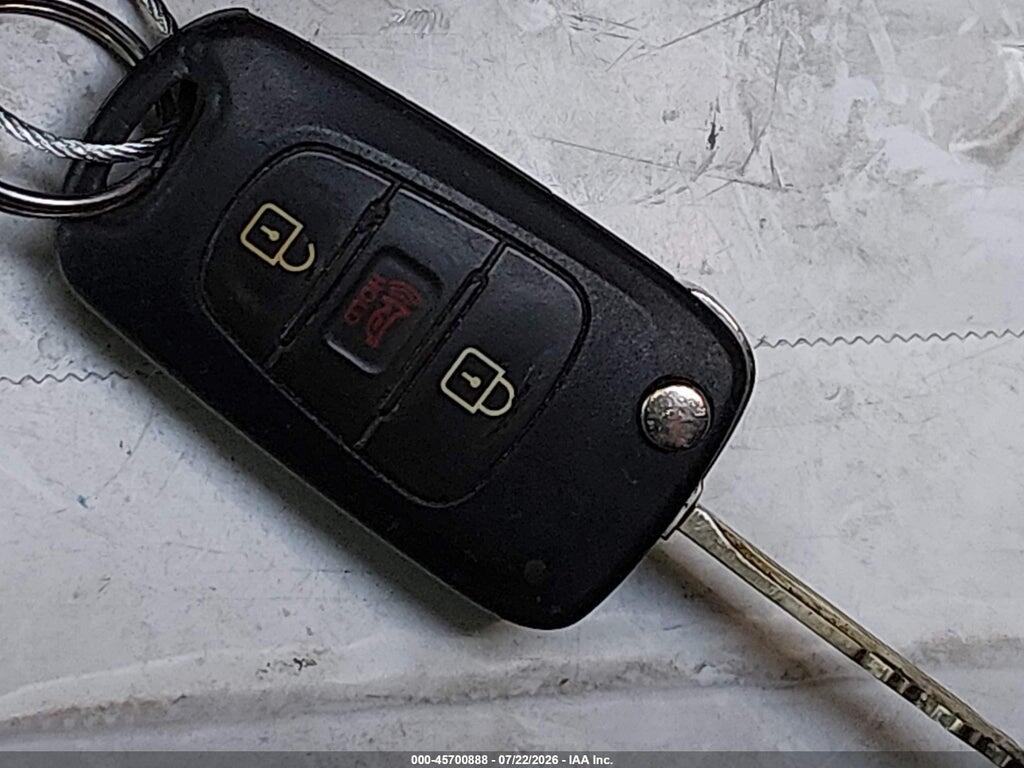 KNDJT2A68C7743396 2012 KIA SOUL photo no. 11