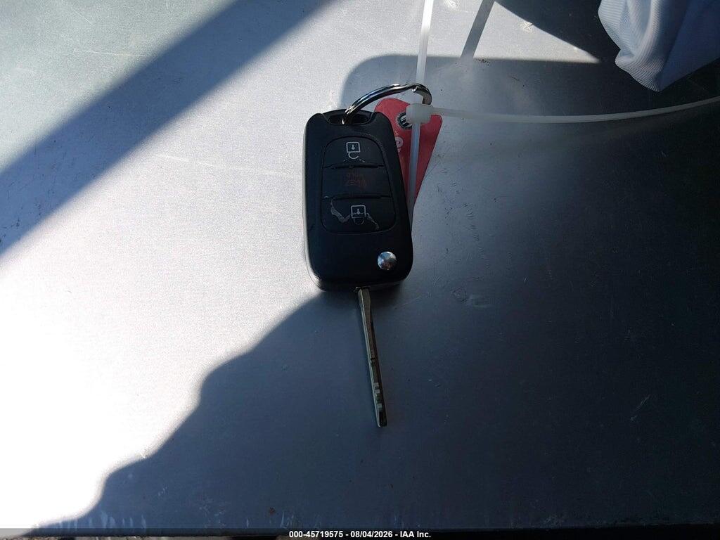 KNDJT2A53C7742633 2012 KIA SOUL photo no. 11