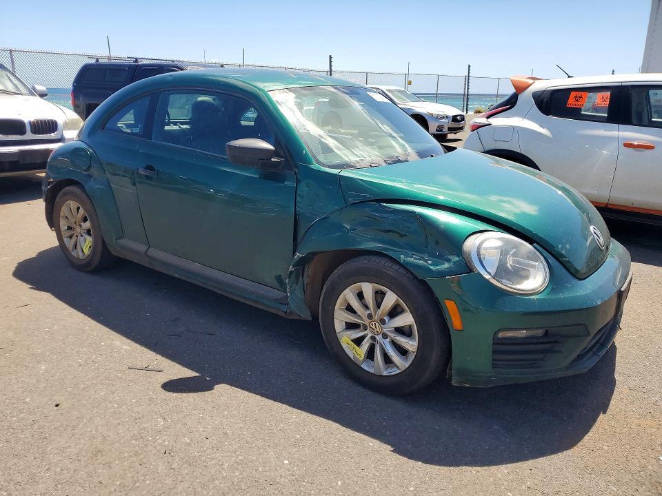 2017 VOLKSWAGEN BEETLE 1.8T — Фото 4 из 13