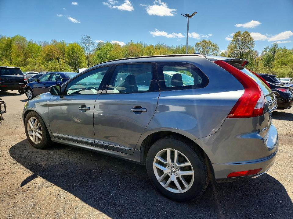 2017 VOLVO XC60 — Фото 2 из 13
