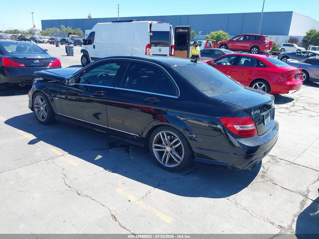 WDDGF4HB8CA633182 2012 MERCEDES-BENZ C 250 photo no. 3