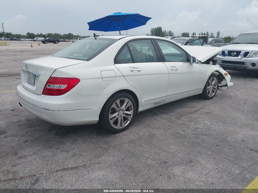 WDDGF4HB0CA633726 2012 MERCEDES-BENZ C 250 photo no. 4