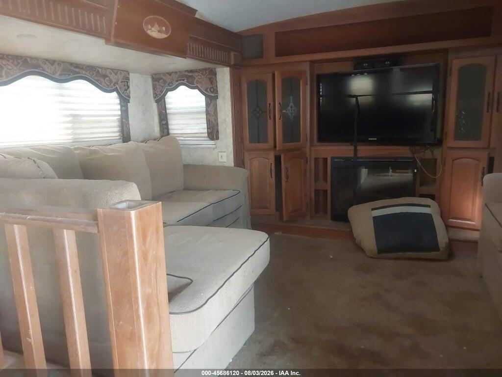 4YDF37520B4700548 2011 KEYSTONE MO3750FL11 MONTANA photo no. 5