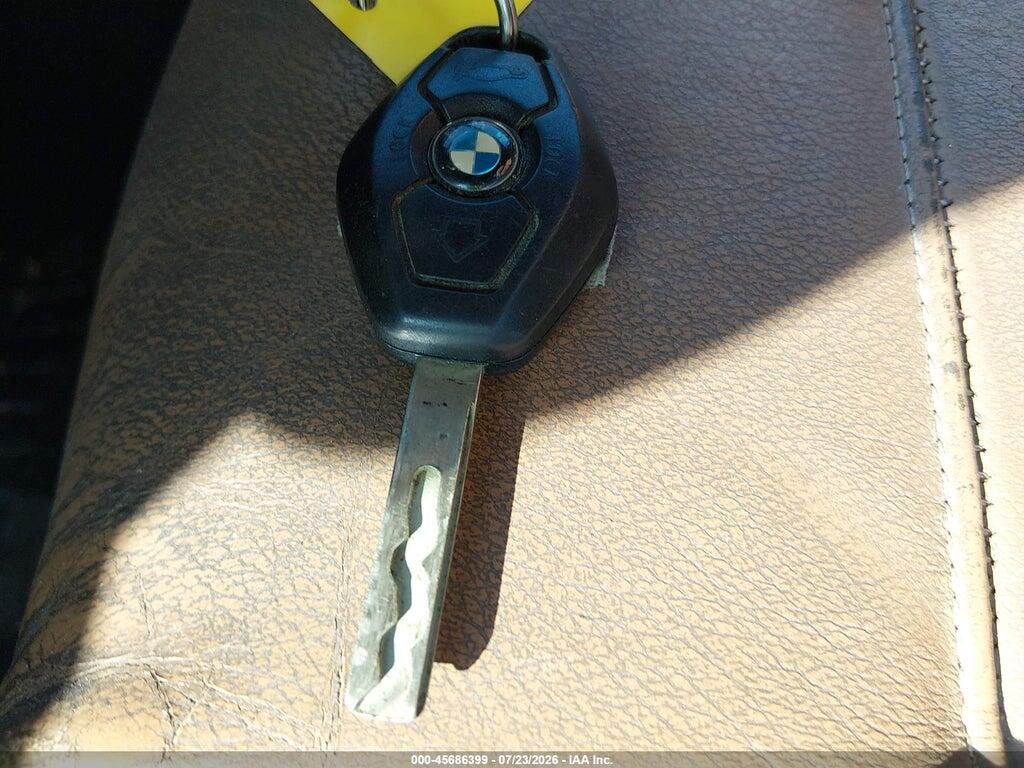 WBABW33465PL38926 2005 BMW 325CI photo no. 11