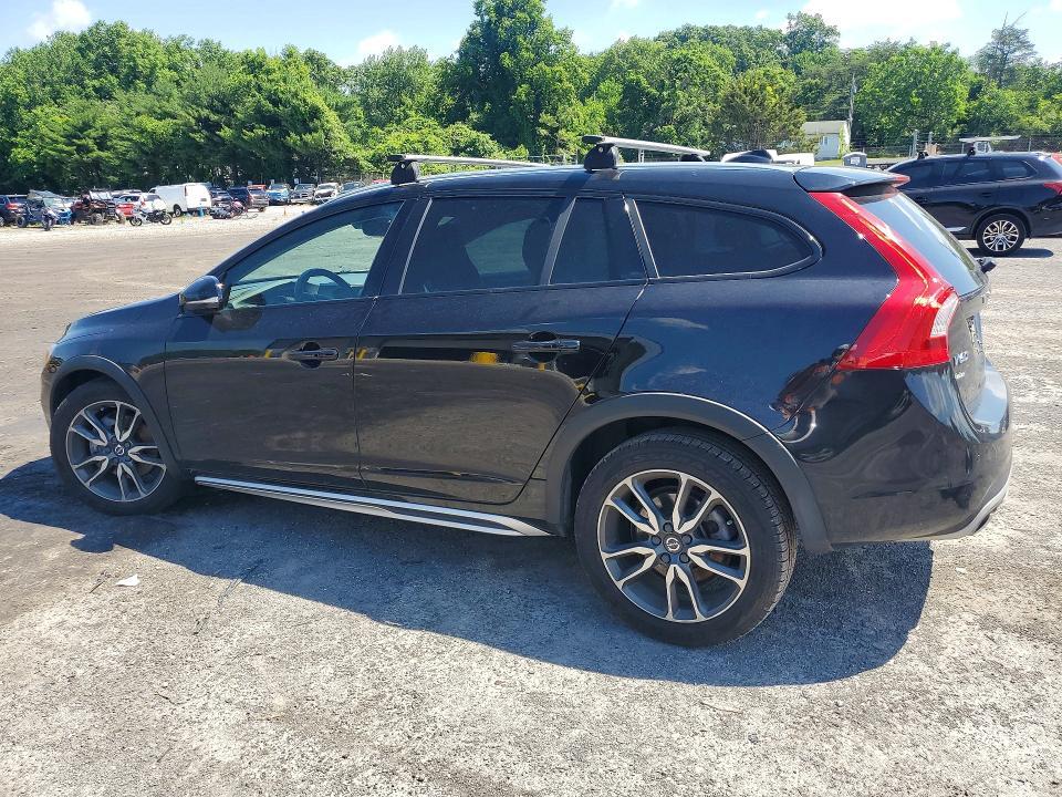 2017 VOLVO V60 CROSS COUNTRY PREMIER — Фото 2 из 12