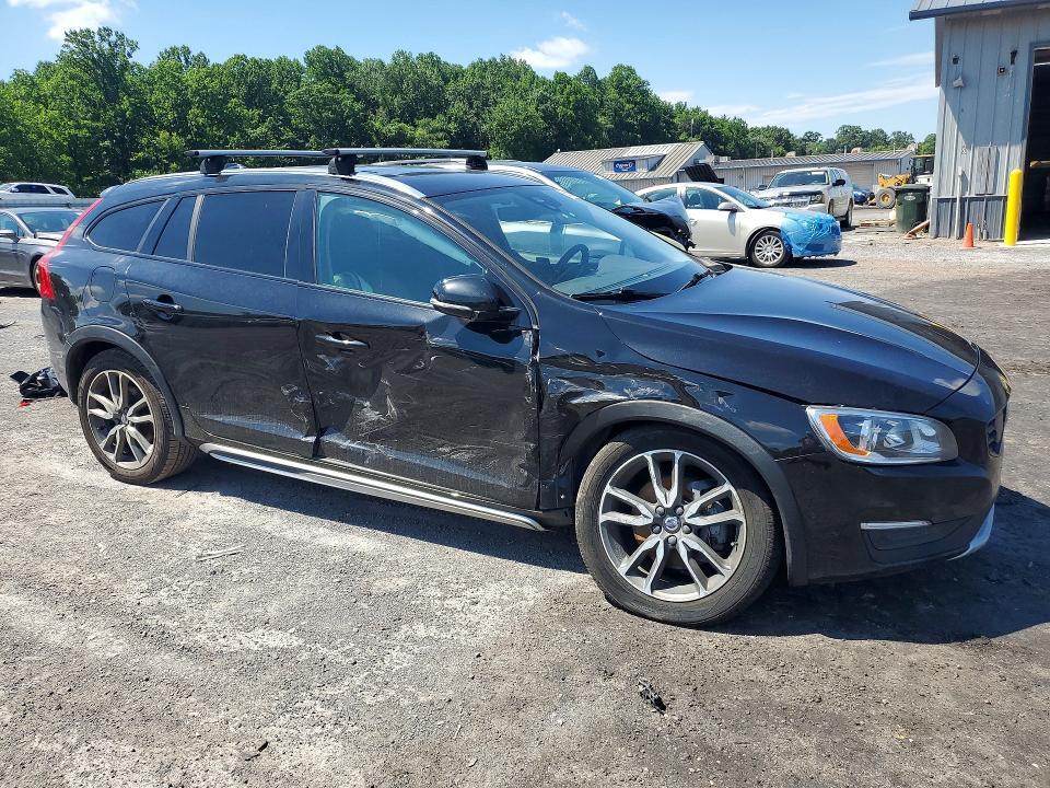 2017 VOLVO V60 CROSS COUNTRY PREMIER — Фото 4 из 12