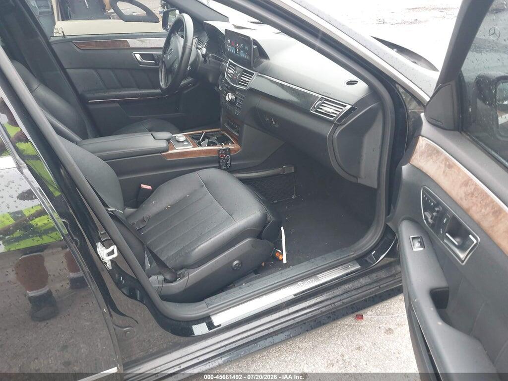 WDDHF9BB8CA609703 2012 MERCEDES-BENZ E 550 photo no. 5