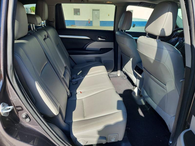 2016 TOYOTA HIGHLANDER XLE — Фото 10 из 12