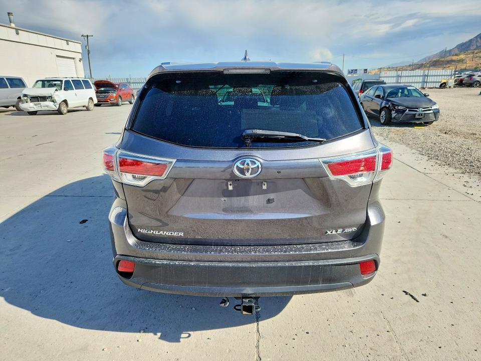 2016 TOYOTA HIGHLANDER XLE — Фото 6 из 12