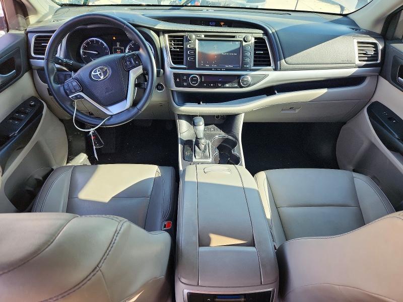 2016 TOYOTA HIGHLANDER XLE — Фото 8 из 12