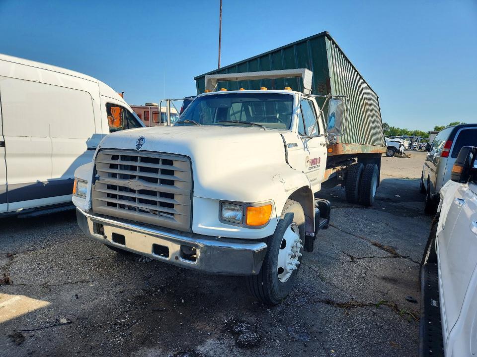 1996 FORD F700 1FDNF70J3TVA14175