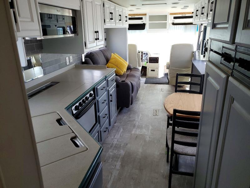 2001 HOLIDAY RAMBLER ENDEAVOR RV — Фото 5 из 10