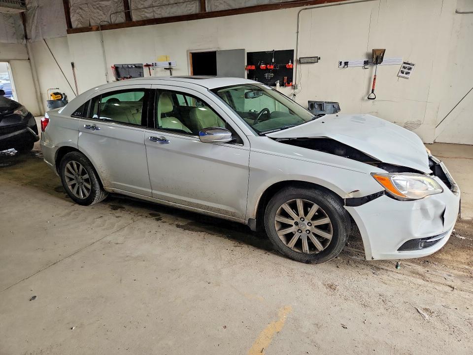 2014 CHRYSLER 200 LIMITED — Фото 4 из 11