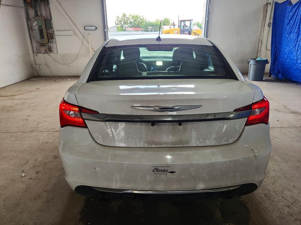 2014 CHRYSLER 200 LIMITED — Фото 6 из 11