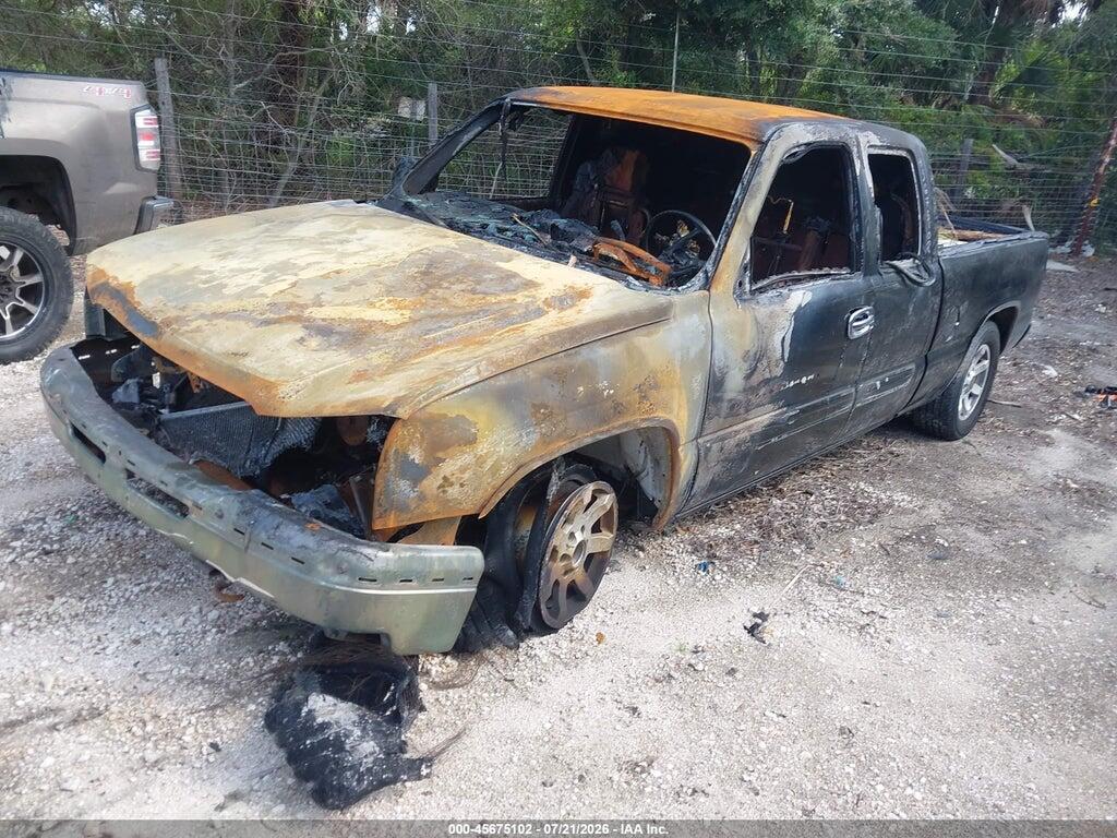 2GCEC19V351394526 2005 CHEVROLET SILVERADO 1500 photo no. 2
