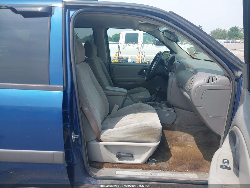 1GNDT13S852199622 2005 CHEVROLET TRAILBLAZER photo no. 5
