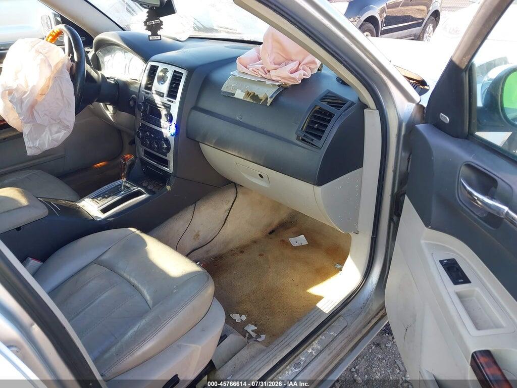 2C3AA63HX5H651374 2005 CHRYSLER 300C photo no. 5