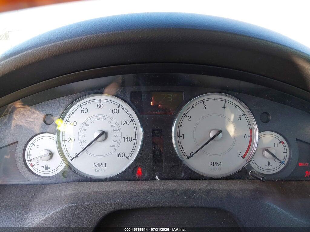 2C3AA63HX5H651374 2005 CHRYSLER 300C photo no. 7