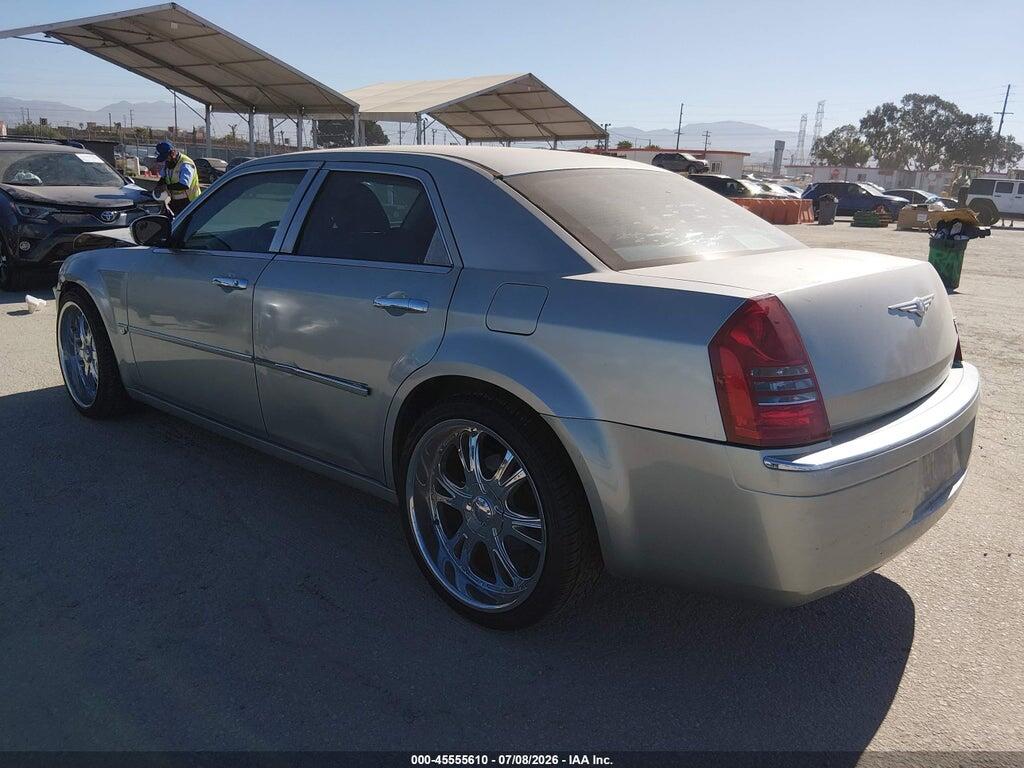 2C3JA63H75H175133 2005 CHRYSLER 300C photo no. 3